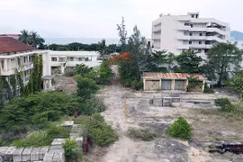 Điểm tên những khu “đất vàng” ven biển Nha Trang bị bỏ hoang
