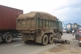 Xế biển "thần tài" gây tai nạn thảm, 3 người thương vong