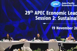 Chủ tịch nước Nguyễn Xuân Phúc dự Phiên họp thứ hai - Tuần lễ Cấp cao APEC 2022