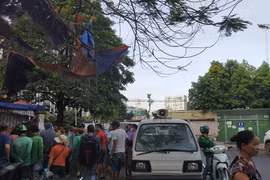 Bàng hoàng phát hiện thi thể người đàn ông trong nhà vệ sinh