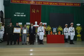 Trao bằng Tổ quốc ghi công cho thân nhân chiến sĩ công an hy sinh