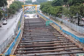 Những ngôi nhà nứt toác, chực chờ đổ sập cạnh dự án tỉ đô