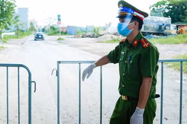 Bí thư Thành ủy Hà Nội yêu cầu tăng cường kiểm soát người ra đường