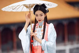 Vị phi tử đẹp như tiên gặp kết thảm vì đi đứng ngang ngược