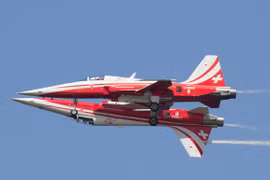 Thót tim với các chim sắt tại triển lãm Air Tattoo