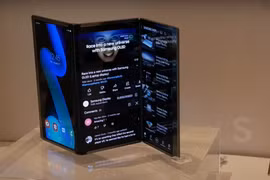 Lộ diện màn hình gập ba của Samsung khiến thế giới sửng sốt 