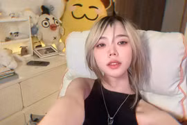 Nữ streamer đình đám đăng trạng thái lạ, fan "đứng ngồi không yên" 