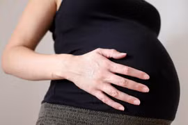 Cơm hộp, nước đóng chai nhựa... cực độc với mẹ bầu
