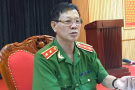 Gallery - Tướng công an ngã ngựa - image 14