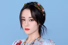 Đàn bà một đời chồng: Kiêu hãnh như một đóa hồng