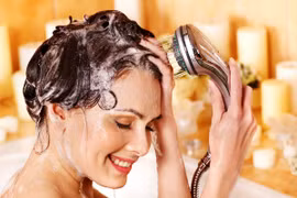 Chăm sóc bản thân trong Tết bằng cách tắm với giấm táo