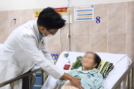 Đau quặn bụng, bí trung – đại tiện do u manh tràng gây lồng ruột