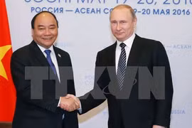 Thủ tướng Nguyễn Xuân Phúc hội kiến Tổng thống Nga V.Putin
