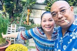 Hai cơ ngơi ngập tràn sắc xanh của vợ chồng NSND Hồng Vân 