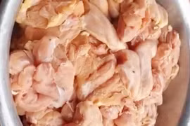 Trường Tiểu học Chu Văn An xin lỗi vì thịt gà có mùi 'lạ'