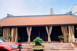 Cận cảnh 'biệt phủ' toàn gỗ quý đẹp như resort của đại gia Bắc Ninh