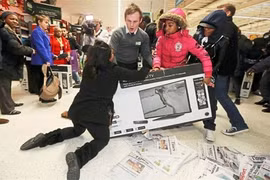 Gallery - Black Friday - image 13