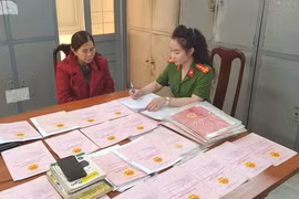 Bắt đối tượng cho vay lãi nặng 109,5%, thu giữ 75 sổ đỏ