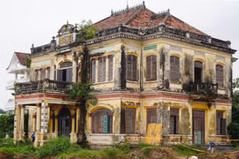 Chiêm ngưỡng biệt thự cổ ở Đồng Nai trước nguy cơ bị phá bỏ