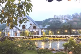 Cuộc sống độc thân giàu có của ca sĩ Nguyên Vũ ở tuổi U50