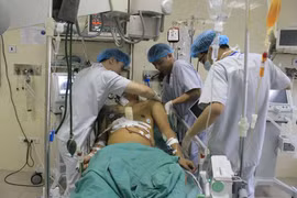 Truyền hơn 4 lít máu cứu sống bệnh nhân vỡ tim