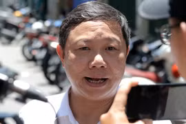 Phó chủ tịch TP.HCM: 3 học sinh bị cây đè bị thương tương đối nặng