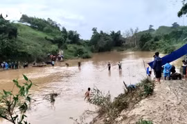 Tìm thấy thi thể người phụ nữ đi cắt cỏ trượt chân rơi xuống hồ