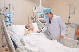 Cứu sống một bệnh nhân sốc nhiễm trùng, suy đa cơ quan sau thủng trực tràng