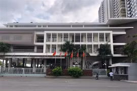 Trường Nguyễn Văn Tố, quận 10, TPHCM được trưng dụng vào mục đích phòng chống dịch Covid-19.