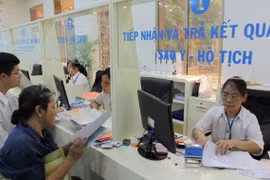 Phòng dịch Covid -19, khuyến khích người dân nộp hồ sơ tại nhà, giá cước giảm 20%