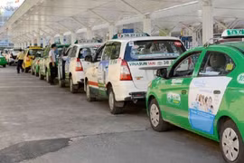 Xe buýt, xe taxi, xe khách tại TPHCM được phép hoạt động trở lại từ ngày 5/10/2021
