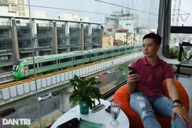 Toàn cảnh 9 đoàn tàu đường sắt Cát Linh - Hà Đông băng băng qua các nhà ga