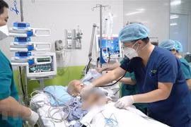 Hơn 31% bệnh nhân COVID-19 điều trị hồi sức tích cực ở Nhiệt đới Trung ương tử vong