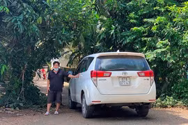 Đối tượng Trần Thanh Tuấn cùng phương tiện đưa người xuất cảnh trái phép qua biên giới.