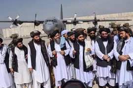 Mỹ rút quân khỏi Kabul, Taliban thu giữ vô số chiến lợi phẩm giá trị