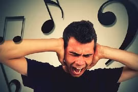 Điếc tai vì thích nghe âm thanh lớn