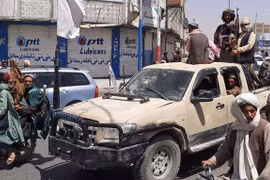 Chiến sự Afghanistan: Taliban chiếm tiếp 2 thành phố thuộc tỉnh 