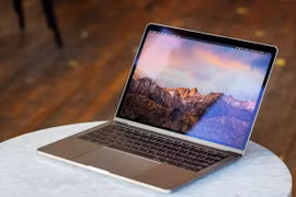 Apple thay pin miễn phí cho MacBook Pro
