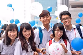 Điểm trung bình học kỳ từ 8.0 trở lên, được thi tuyển bổ sung vào lớp chuyên