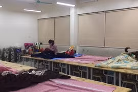 'Đêm bão táp' của gia đình có con nhỏ đi cách ly