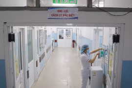 Gần 15.000 người mắc và 240 người chết trong 1 ngày