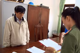 Hai phó giám đốc sở 'tiết lộ đề thi công chức'