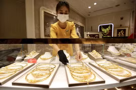 Giá vàng đồng loạt tăng trở lại