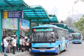 'Tắc' thanh toán ở Hà Nội: Nguy cơ đình trệ một số dịch vụ công