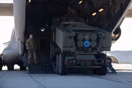 Ukraine chuẩn bị nhân thêm 4 pháo phản lực tên lửa HIMARS