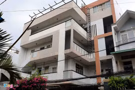 Rơi thang máy ở TP.HCM, 1 người chết, 2 bị thương