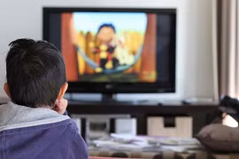  Xem tivi càng xa càng tốt?