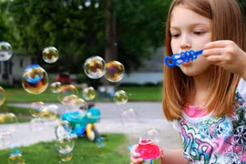 Bong bóng xà phòng cũng dễ ngộ độc