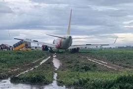 Bộ trưởng Giao thông: “Máy bay trượt khỏi đường băng lỗi lớn do phi công!”