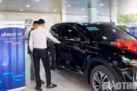 Ra Tết đại lý ô tô vắng lặng, nhiều mẫu xe giảm giá hết nấc 